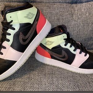 Nike Black and Pink Sneakers High-Top